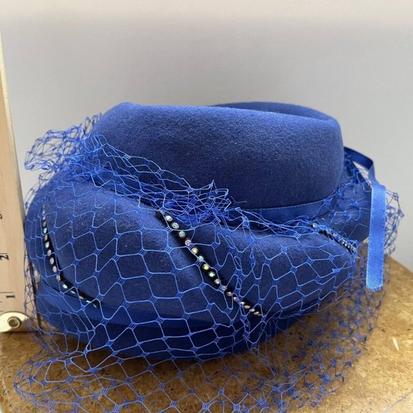 Vintage Women's Blue Mesh Veil Pillbox Fascinator Cap w/ Rhinestone Bow and Lace - Picture 11 of 15
